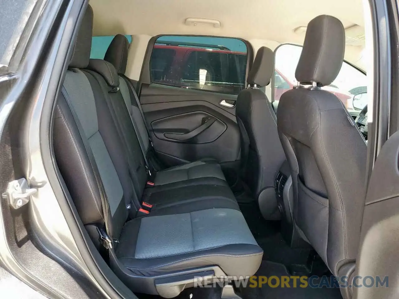 11 Photograph of a damaged car 1FMCU0GD6KUA04863 FORD ESCAPE 2019