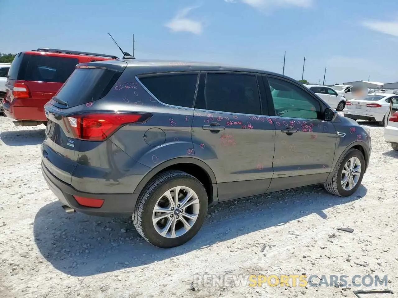 3 Photograph of a damaged car 1FMCU0GD6KUA04863 FORD ESCAPE 2019