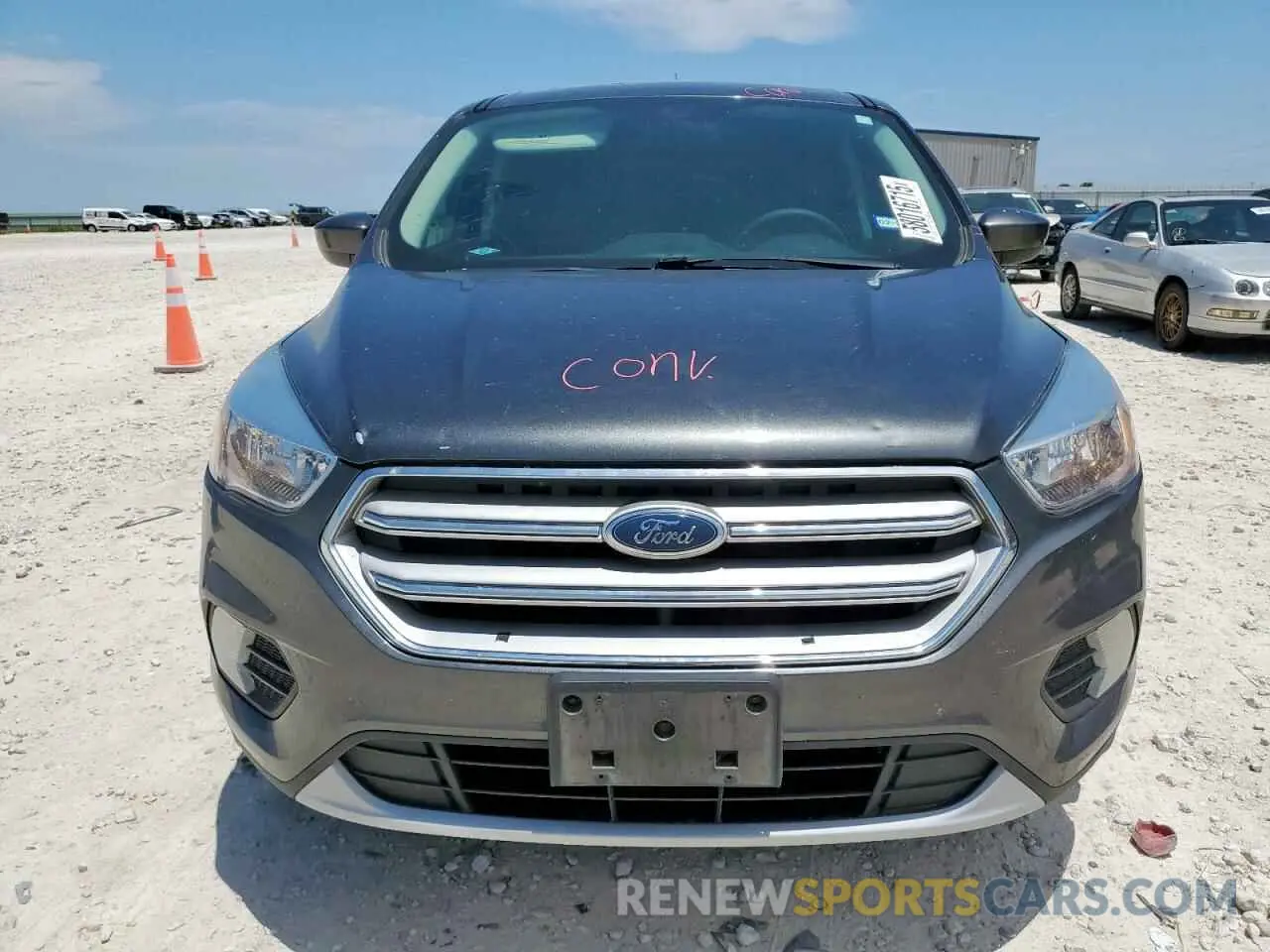 5 Photograph of a damaged car 1FMCU0GD6KUA04863 FORD ESCAPE 2019