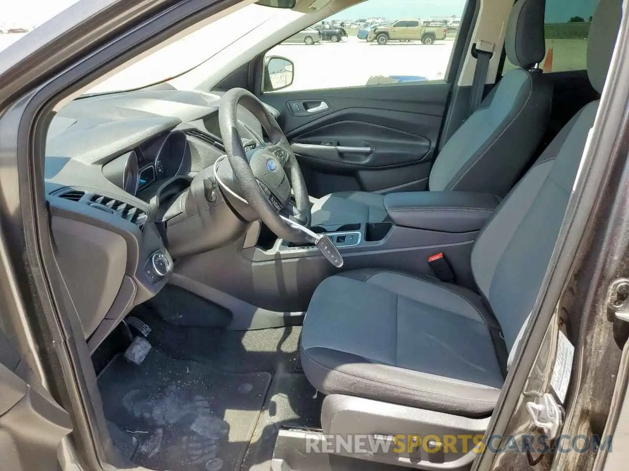 7 Photograph of a damaged car 1FMCU0GD6KUA04863 FORD ESCAPE 2019
