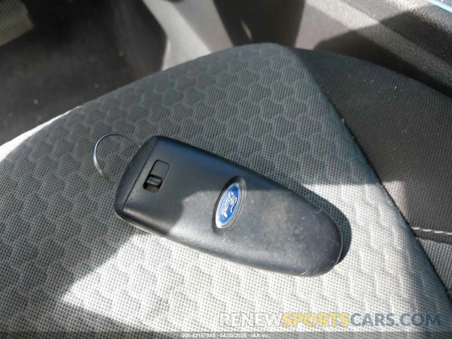 11 Photograph of a damaged car 1FMCU0GD6KUA30251 FORD ESCAPE 2019