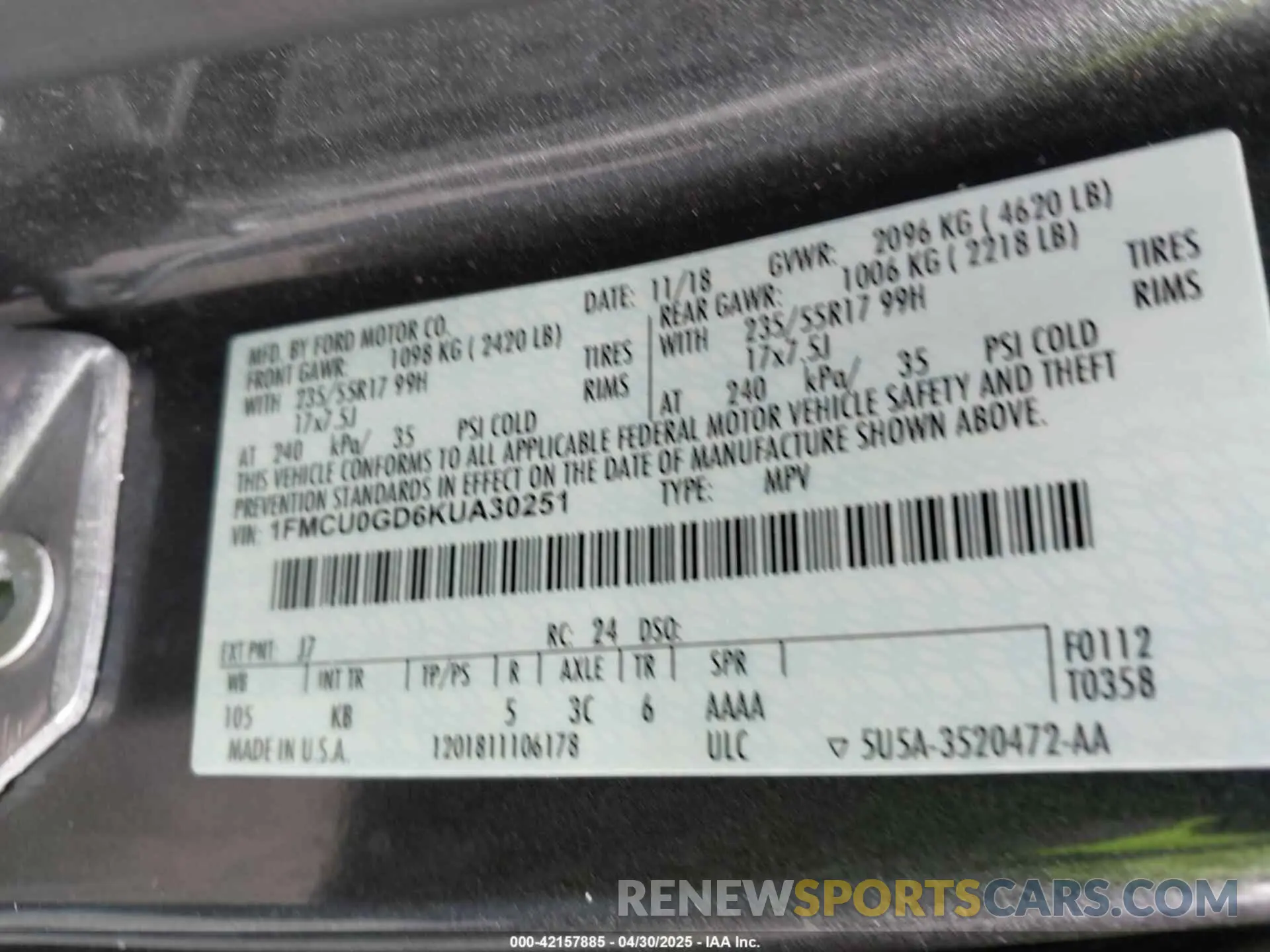 9 Photograph of a damaged car 1FMCU0GD6KUA30251 FORD ESCAPE 2019