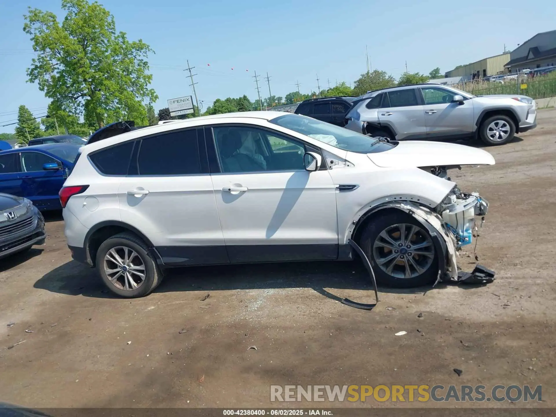13 Photograph of a damaged car 1FMCU0GD6KUA40116 FORD ESCAPE 2019