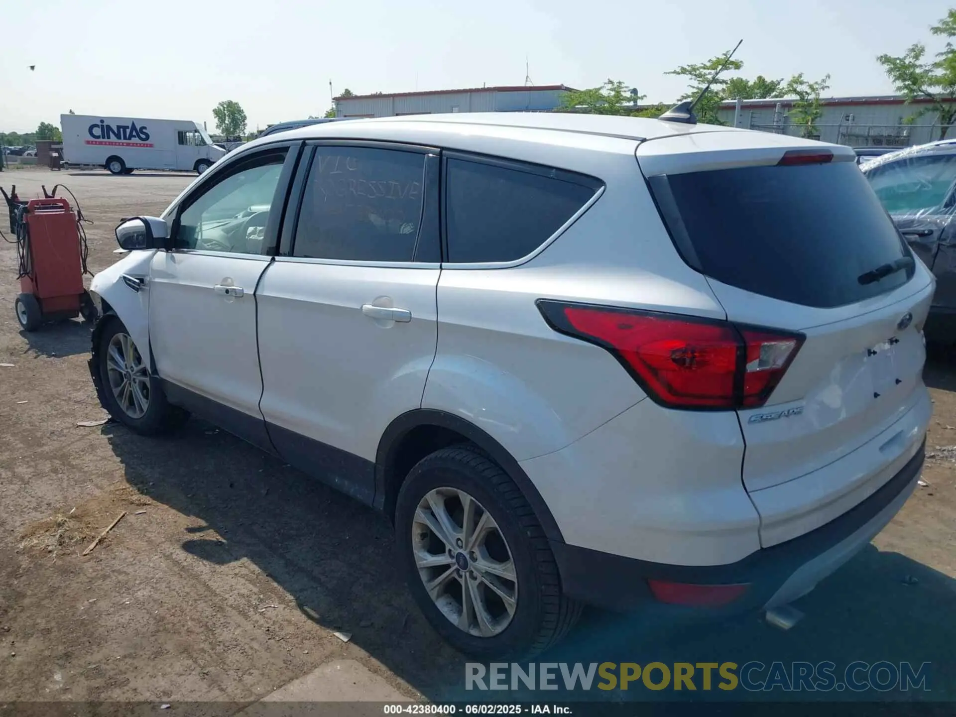 3 Photograph of a damaged car 1FMCU0GD6KUA40116 FORD ESCAPE 2019