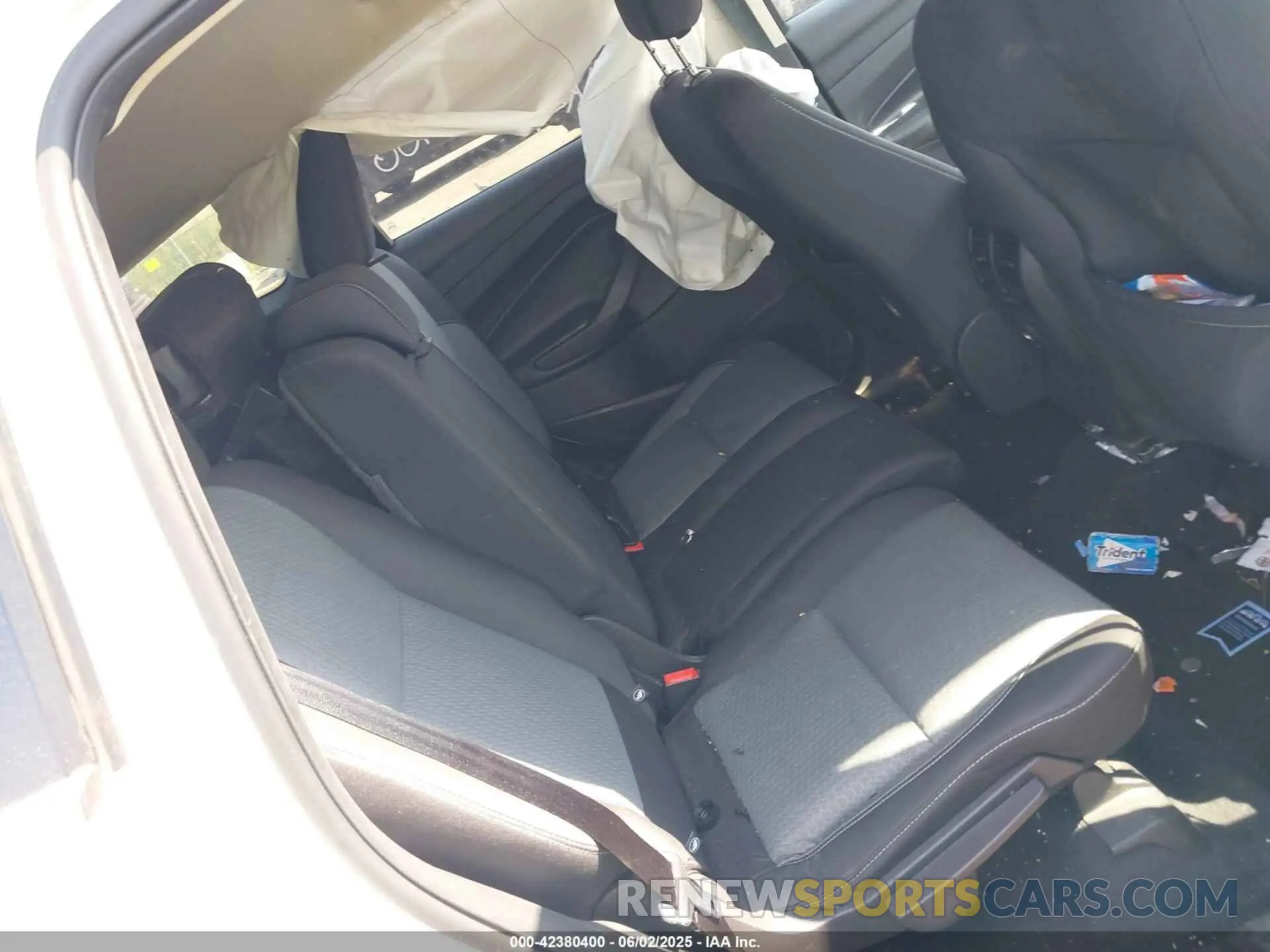 8 Photograph of a damaged car 1FMCU0GD6KUA40116 FORD ESCAPE 2019