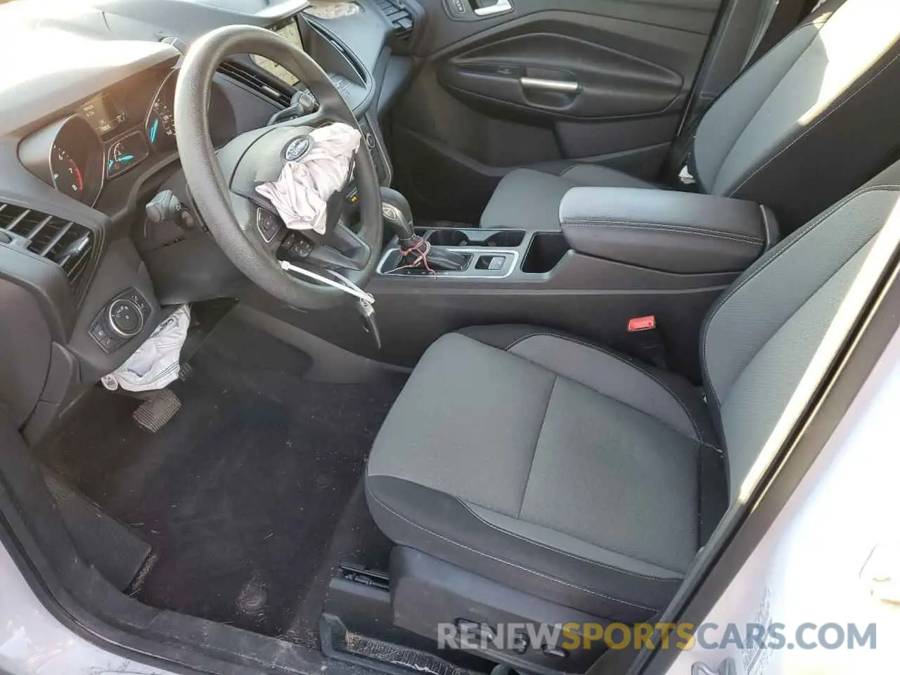 7 Photograph of a damaged car 1FMCU0GD6KUA44151 FORD ESCAPE 2019