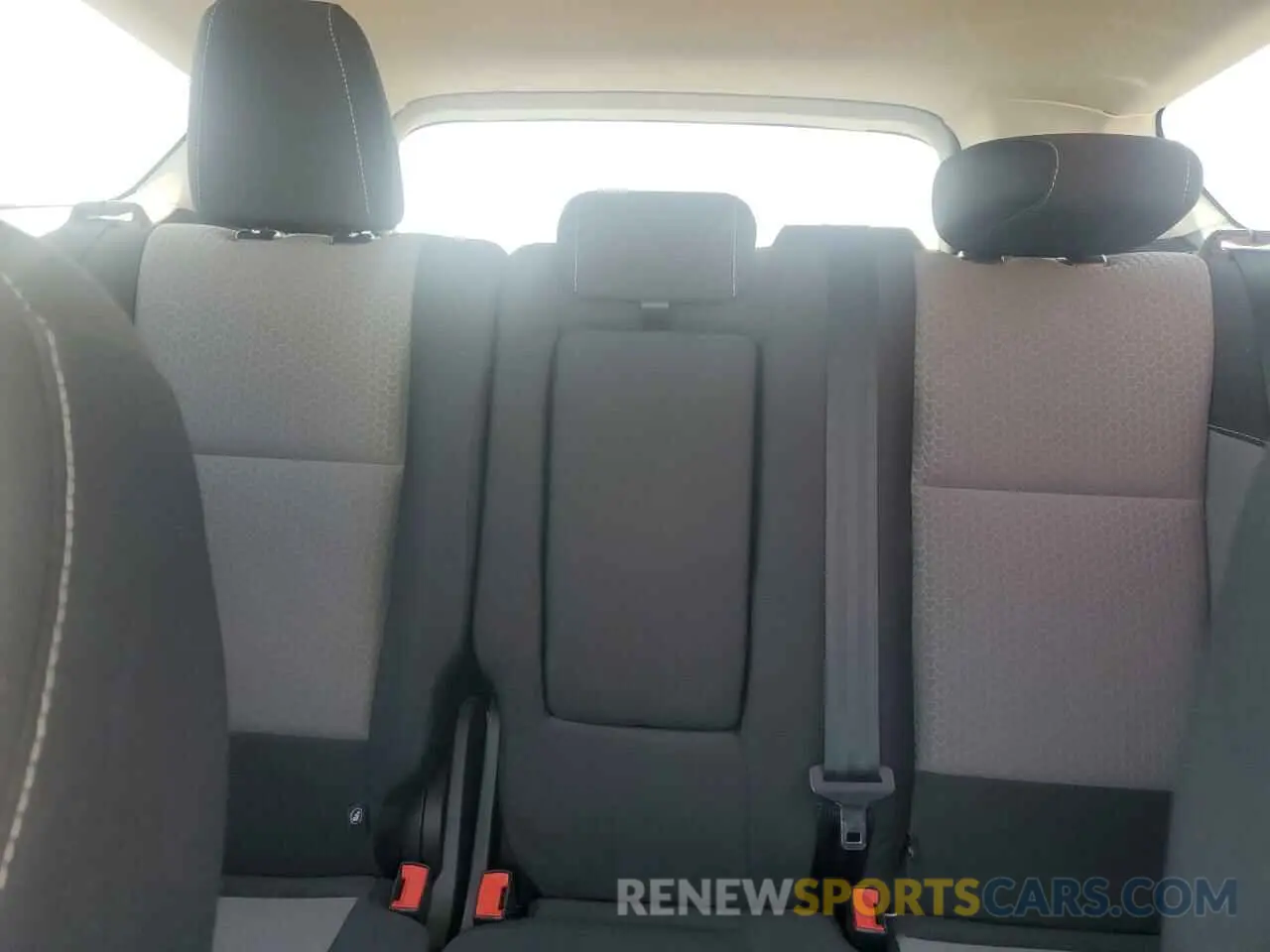 10 Photograph of a damaged car 1FMCU0GD6KUB04865 FORD ESCAPE 2019
