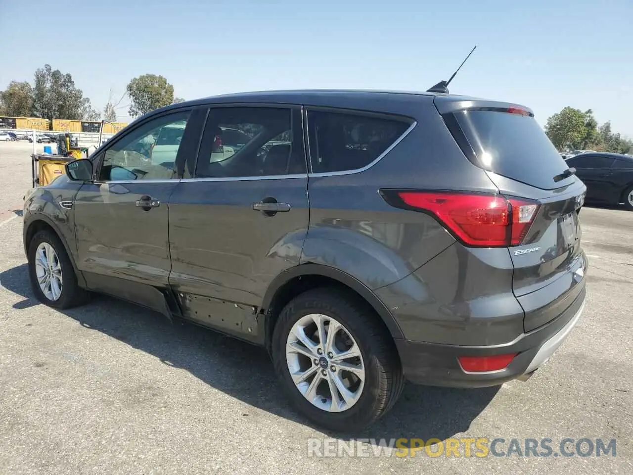 2 Photograph of a damaged car 1FMCU0GD6KUB04865 FORD ESCAPE 2019