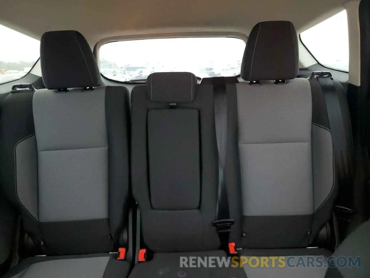 10 Photograph of a damaged car 1FMCU0GD6KUB10830 FORD ESCAPE 2019