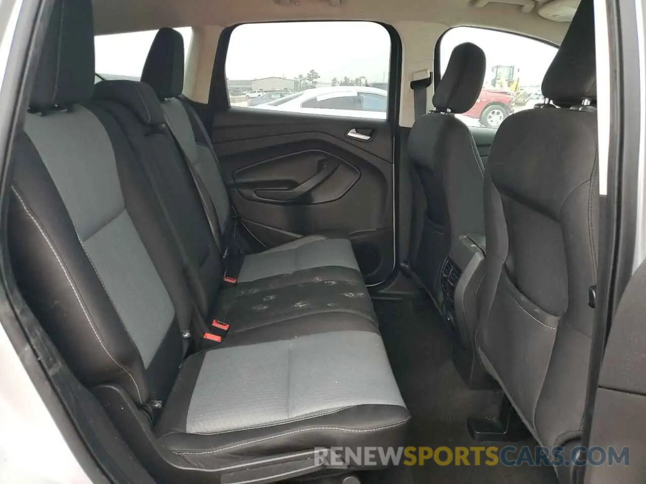11 Photograph of a damaged car 1FMCU0GD6KUB10830 FORD ESCAPE 2019