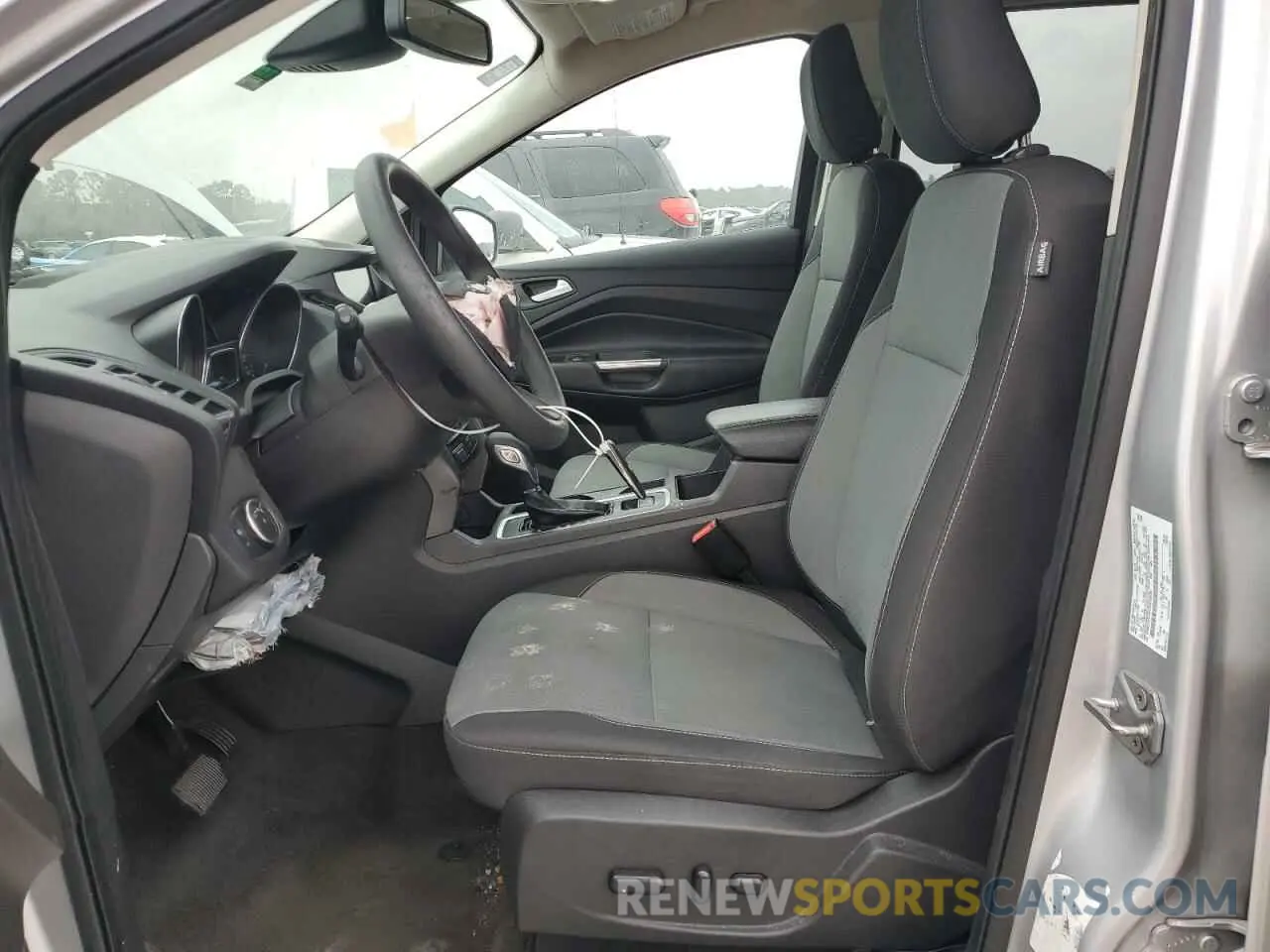 7 Photograph of a damaged car 1FMCU0GD6KUB10830 FORD ESCAPE 2019