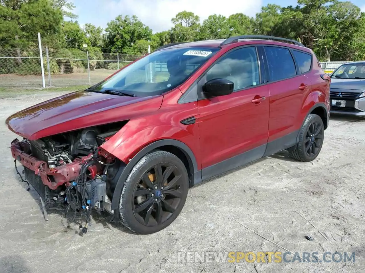 1 Photograph of a damaged car 1FMCU0GD6KUB48302 FORD ESCAPE 2019
