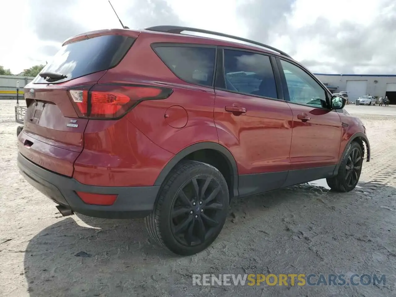 3 Photograph of a damaged car 1FMCU0GD6KUB48302 FORD ESCAPE 2019