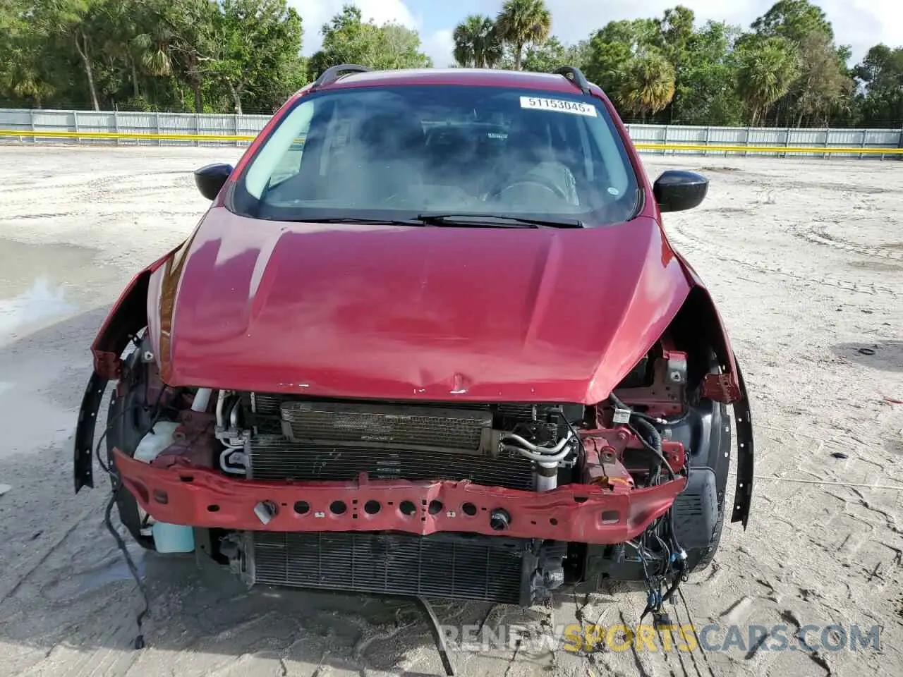 5 Photograph of a damaged car 1FMCU0GD6KUB48302 FORD ESCAPE 2019