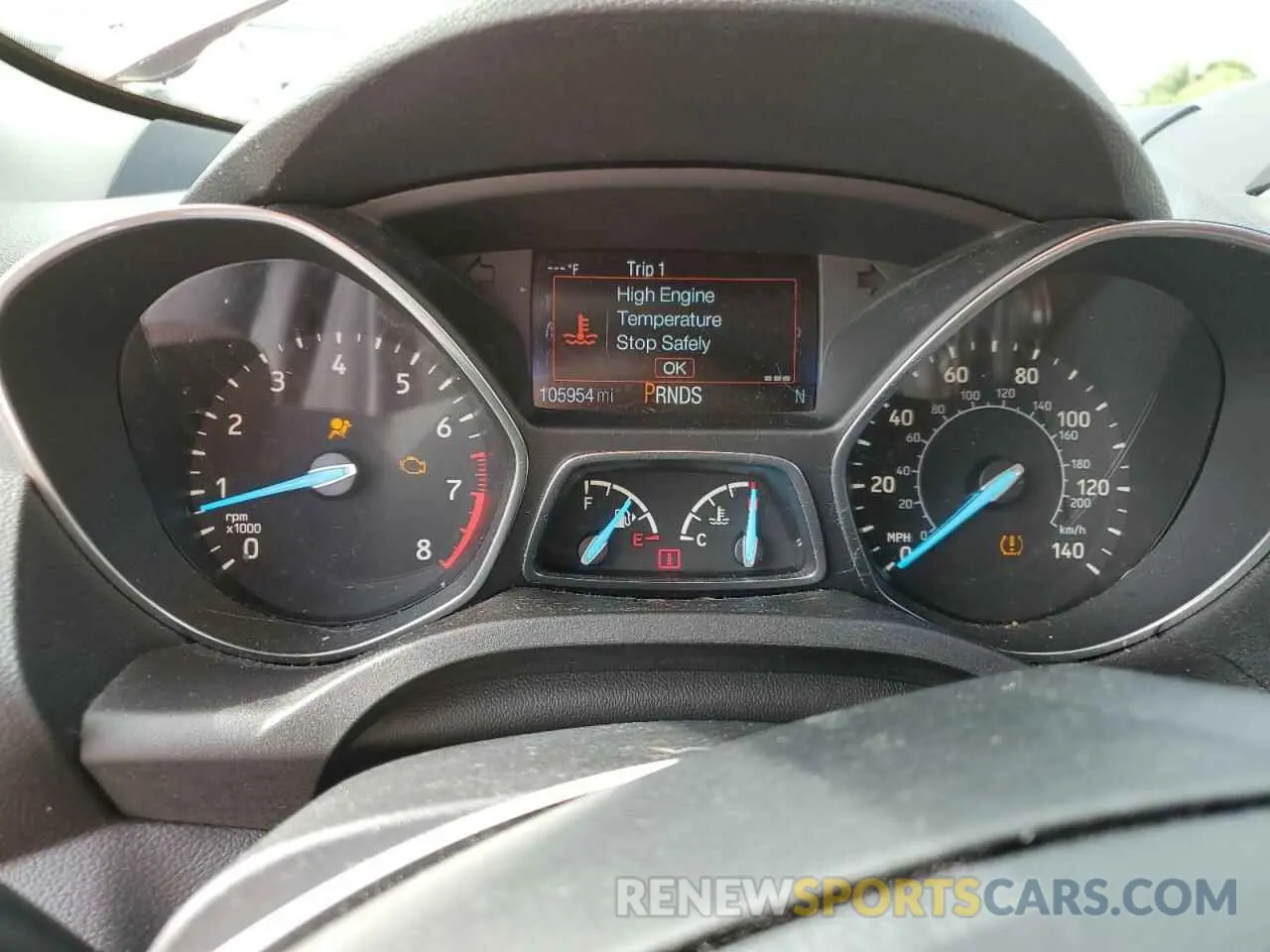 9 Photograph of a damaged car 1FMCU0GD6KUB48302 FORD ESCAPE 2019