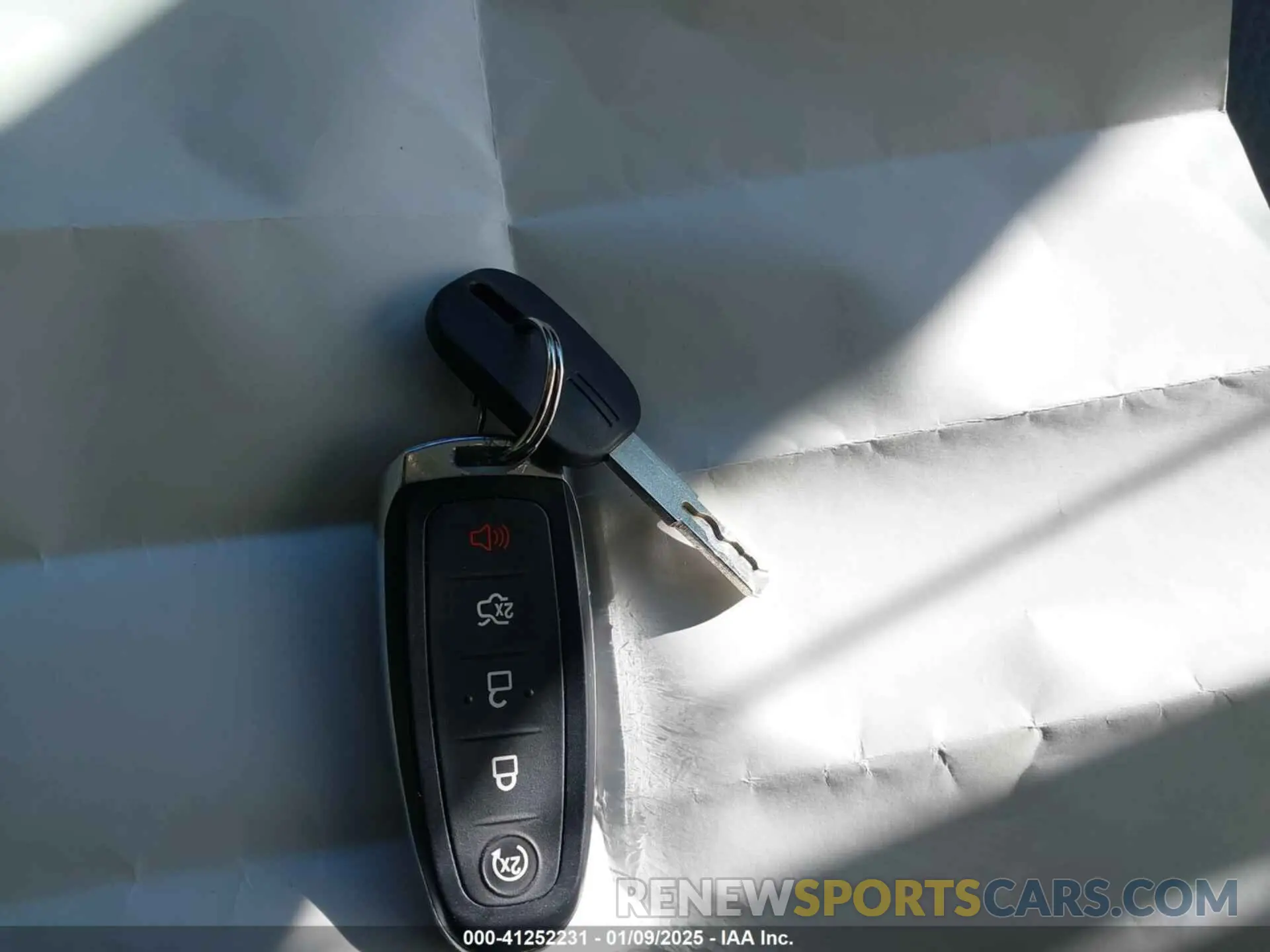 11 Photograph of a damaged car 1FMCU0GD6KUB63821 FORD ESCAPE 2019