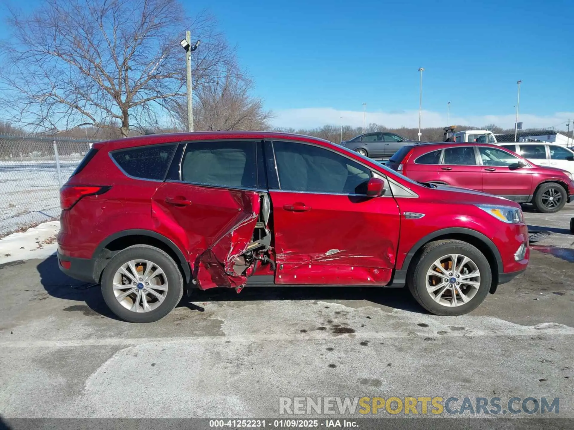 13 Photograph of a damaged car 1FMCU0GD6KUB63821 FORD ESCAPE 2019