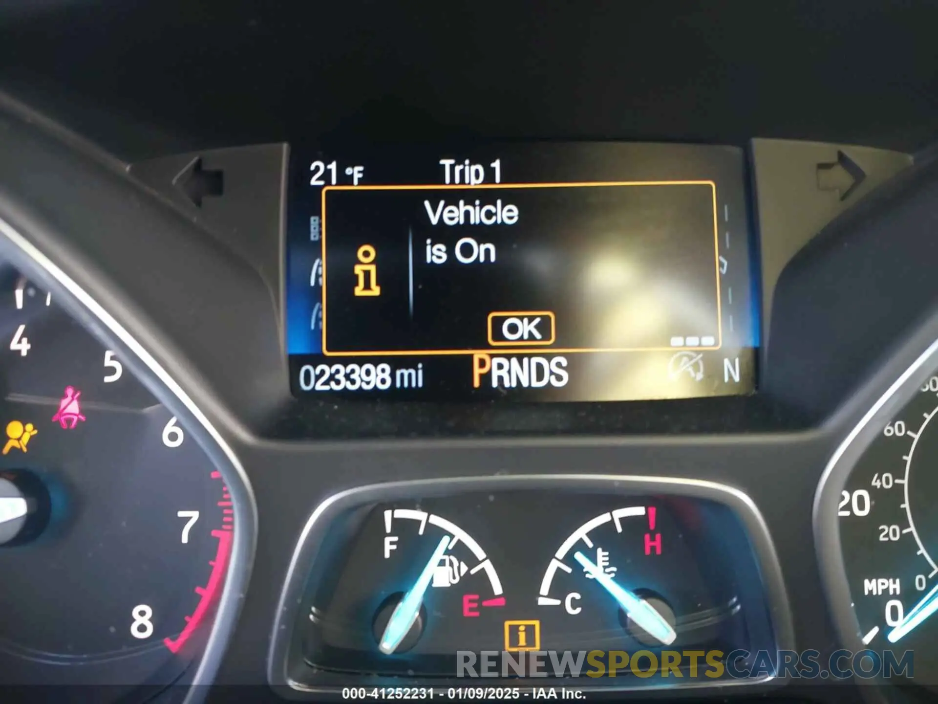 15 Photograph of a damaged car 1FMCU0GD6KUB63821 FORD ESCAPE 2019