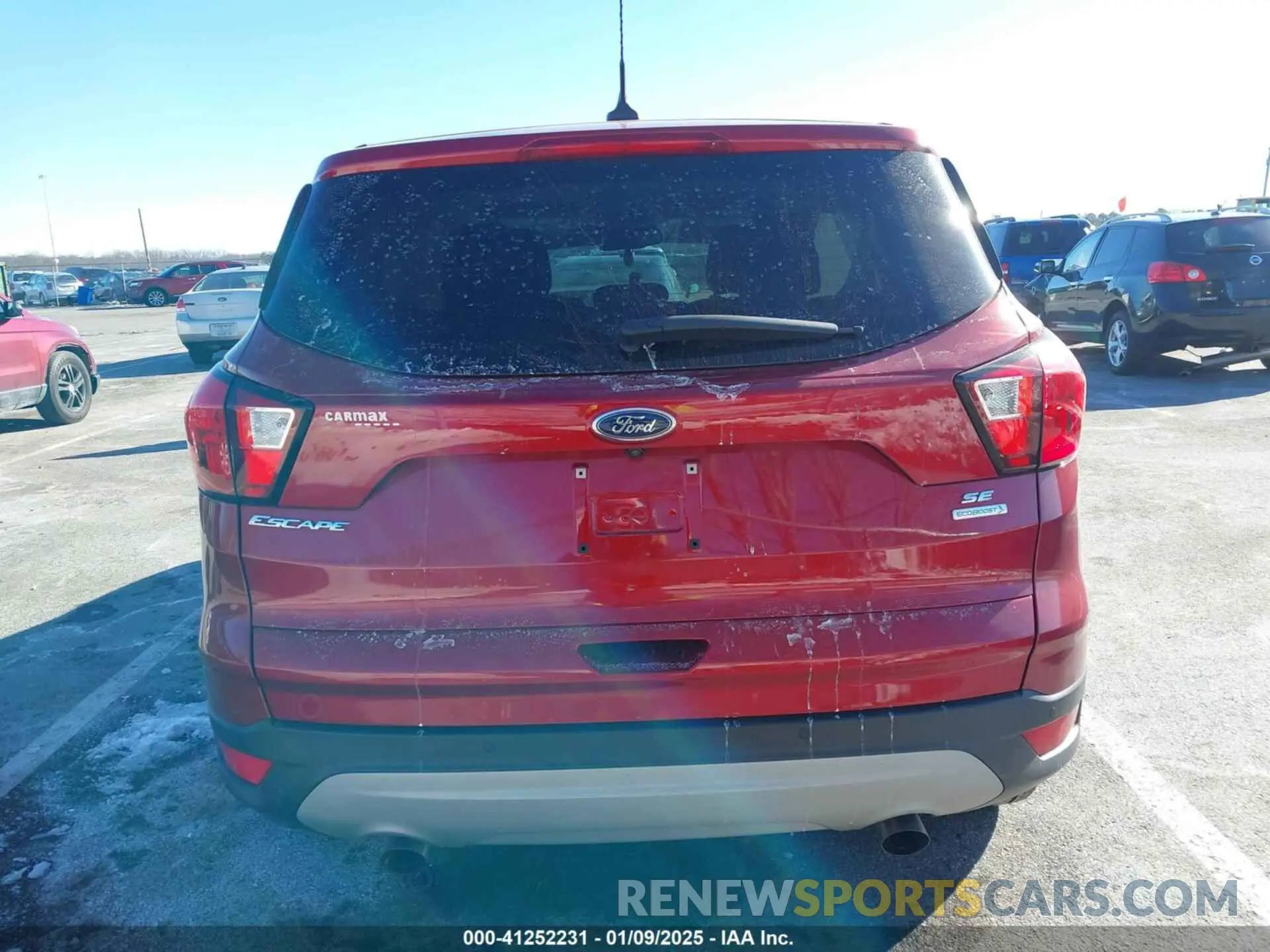 16 Photograph of a damaged car 1FMCU0GD6KUB63821 FORD ESCAPE 2019