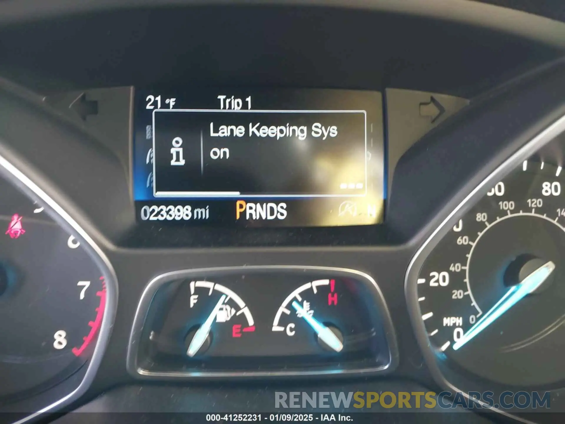 7 Photograph of a damaged car 1FMCU0GD6KUB63821 FORD ESCAPE 2019