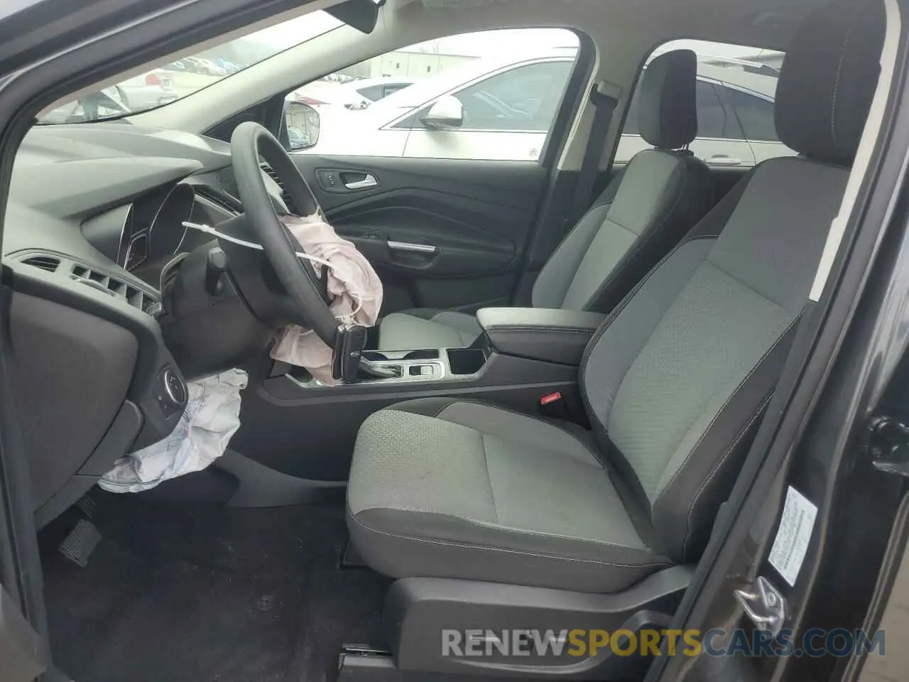 7 Photograph of a damaged car 1FMCU0GD6KUB85270 FORD ESCAPE 2019