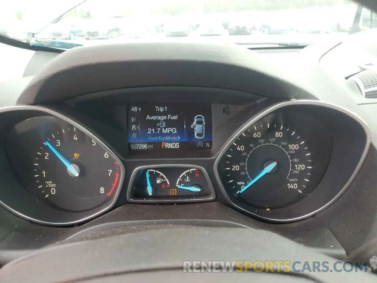 9 Photograph of a damaged car 1FMCU0GD6KUB85270 FORD ESCAPE 2019