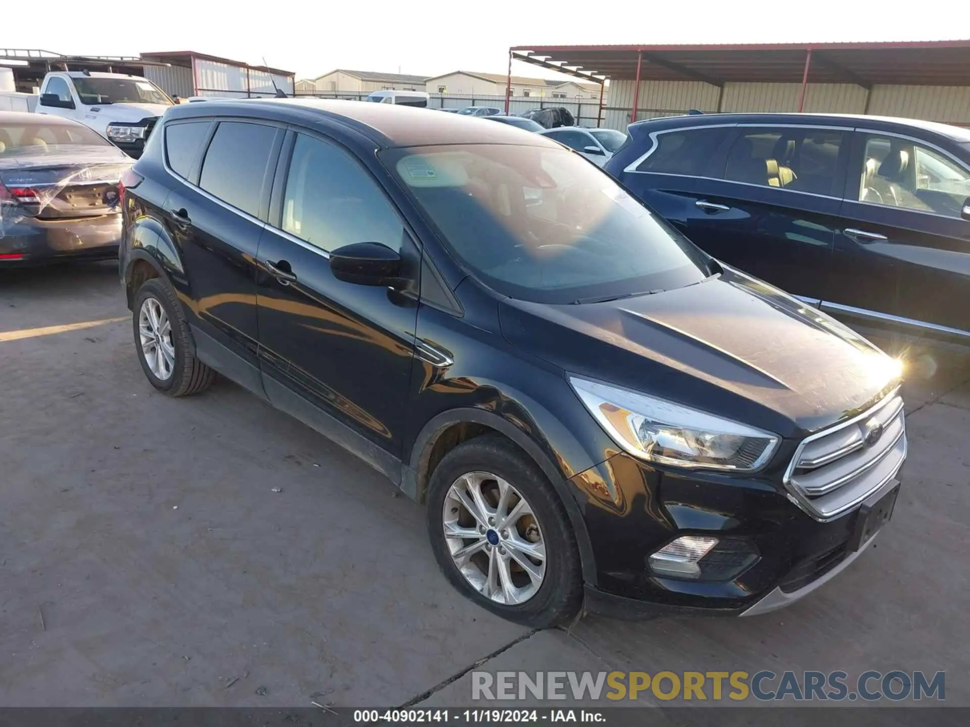 1 Photograph of a damaged car 1FMCU0GD6KUC52417 FORD ESCAPE 2019