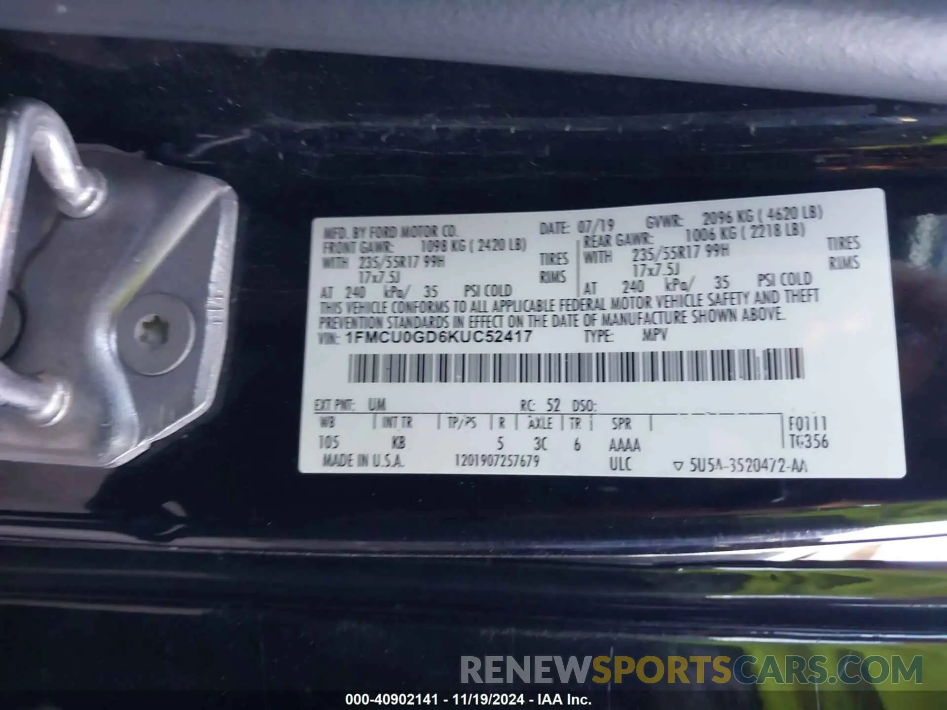 9 Photograph of a damaged car 1FMCU0GD6KUC52417 FORD ESCAPE 2019