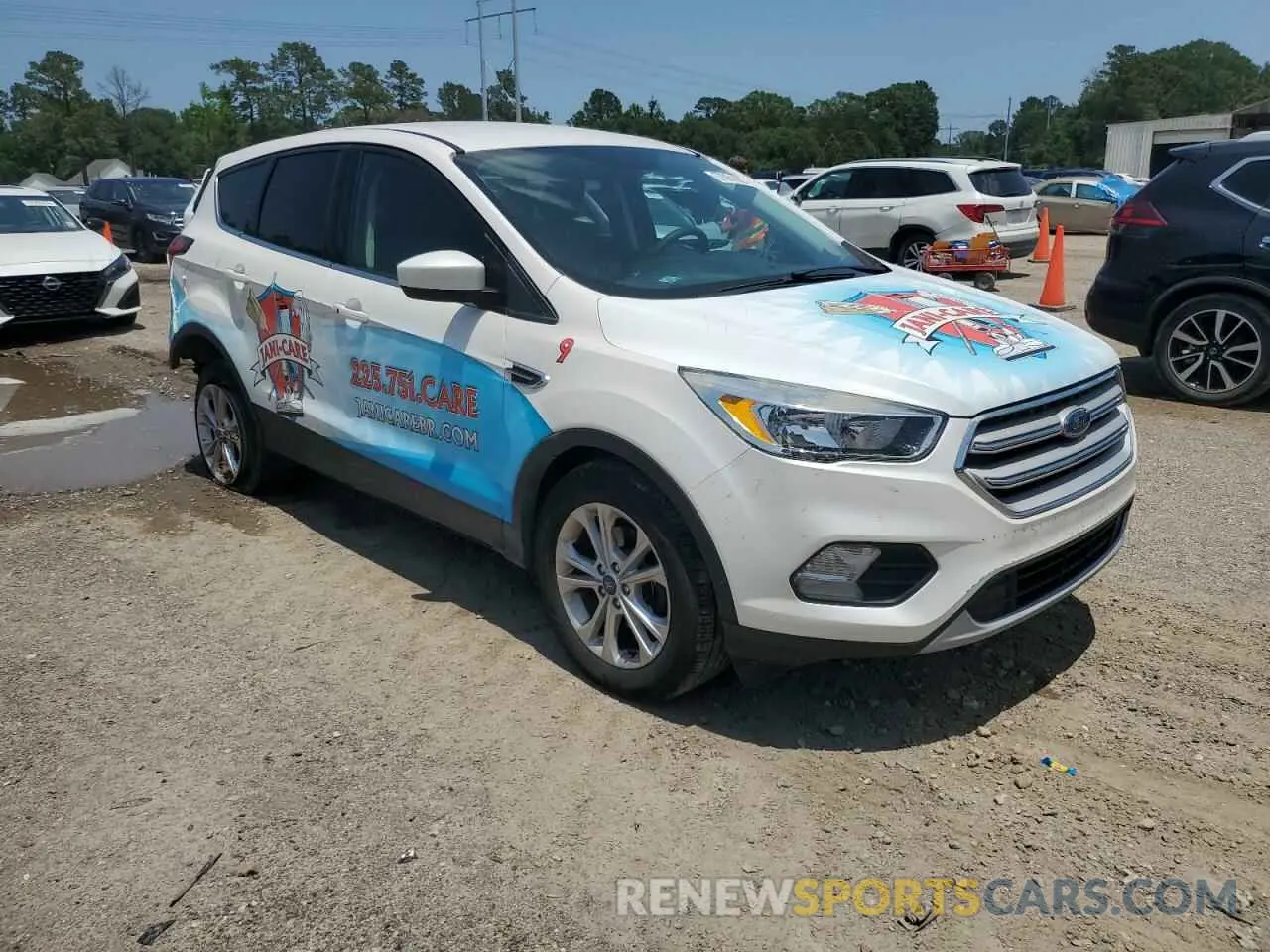 4 Photograph of a damaged car 1FMCU0GD7KUA01891 FORD ESCAPE 2019
