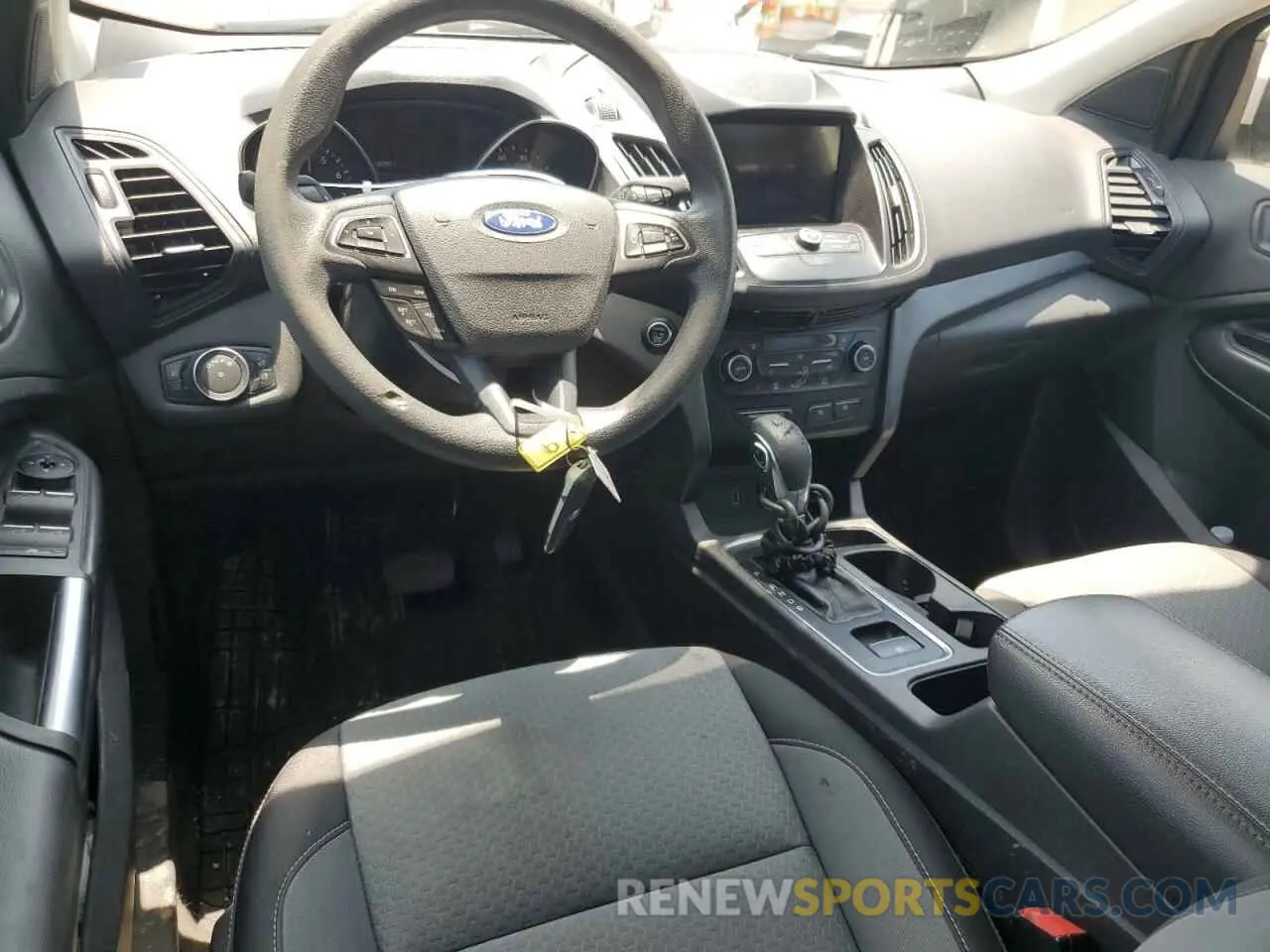 8 Photograph of a damaged car 1FMCU0GD7KUA01891 FORD ESCAPE 2019