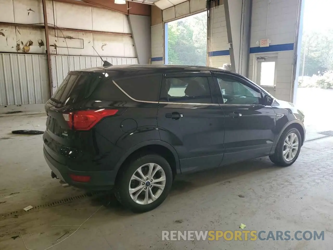 3 Photograph of a damaged car 1FMCU0GD7KUA02488 FORD ESCAPE 2019