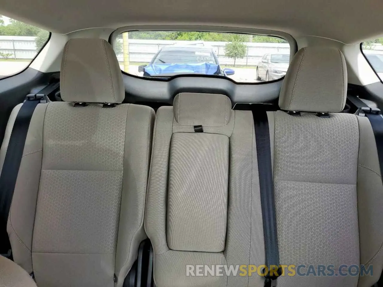 10 Photograph of a damaged car 1FMCU0GD7KUA26838 FORD ESCAPE 2019