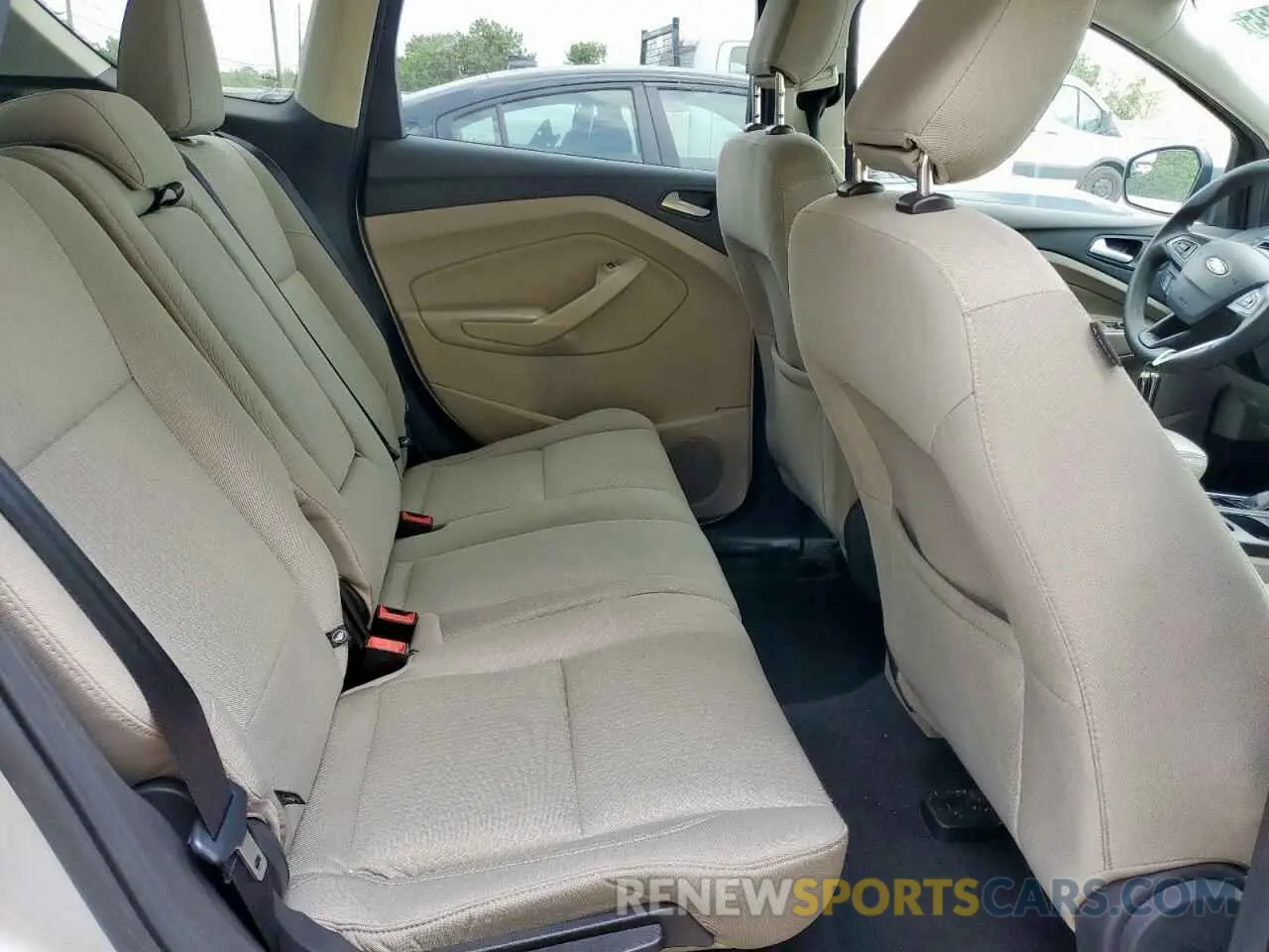 11 Photograph of a damaged car 1FMCU0GD7KUA26838 FORD ESCAPE 2019