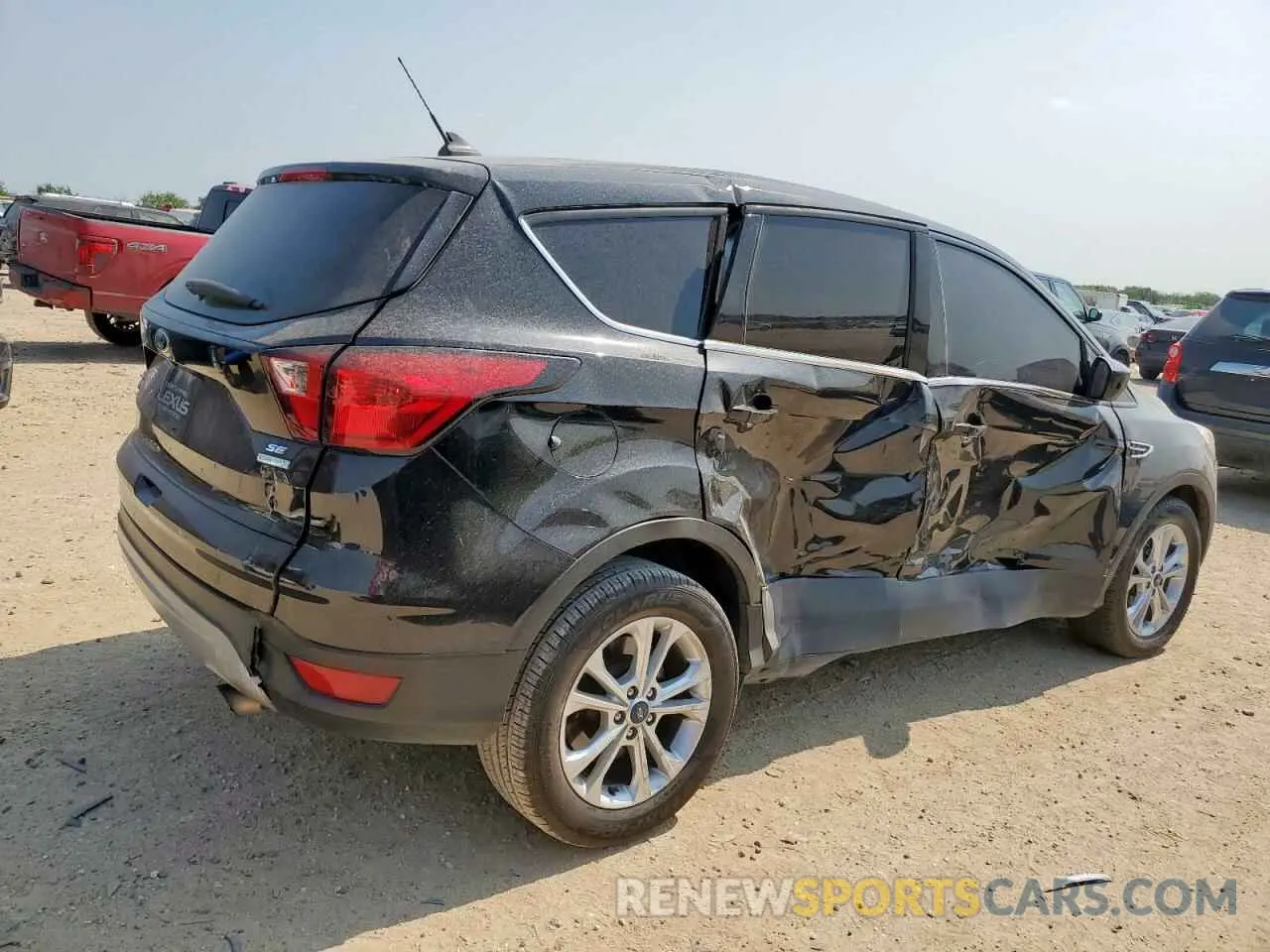 3 Photograph of a damaged car 1FMCU0GD7KUA31957 FORD ESCAPE 2019