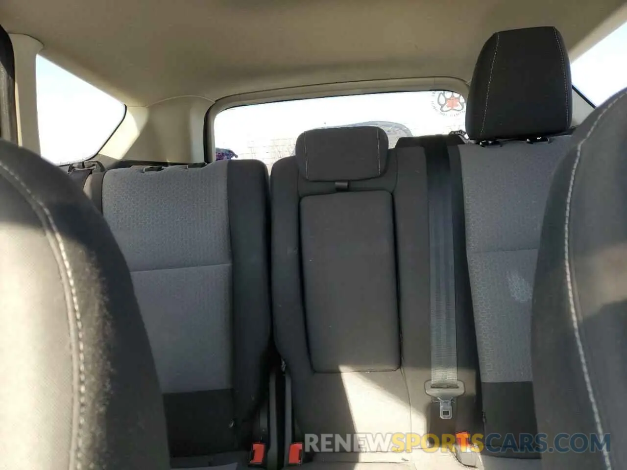 10 Photograph of a damaged car 1FMCU0GD7KUA36785 FORD ESCAPE 2019