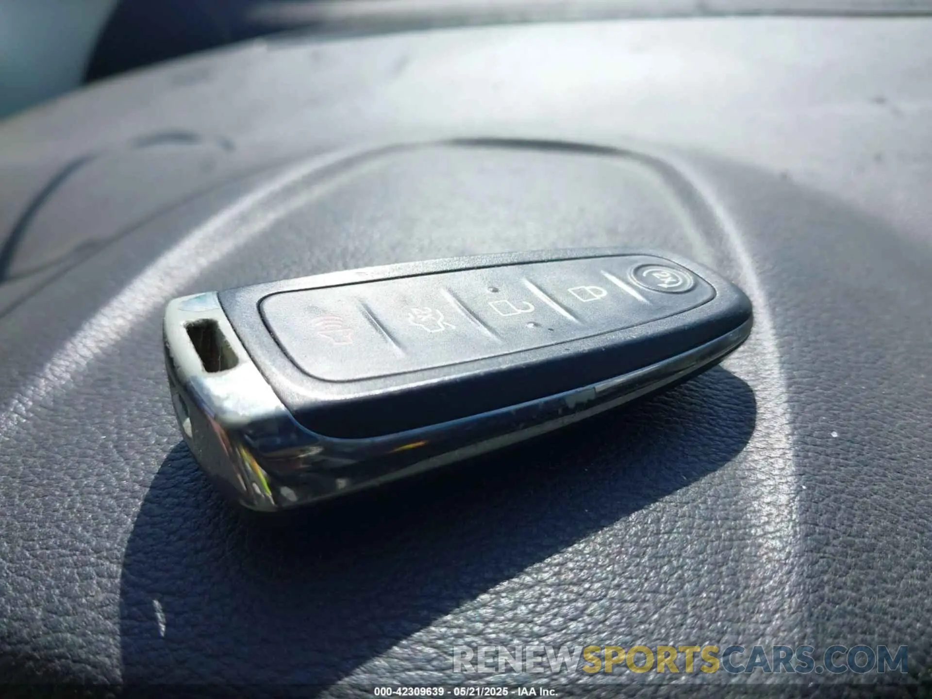 11 Photograph of a damaged car 1FMCU0GD7KUA41209 FORD ESCAPE 2019