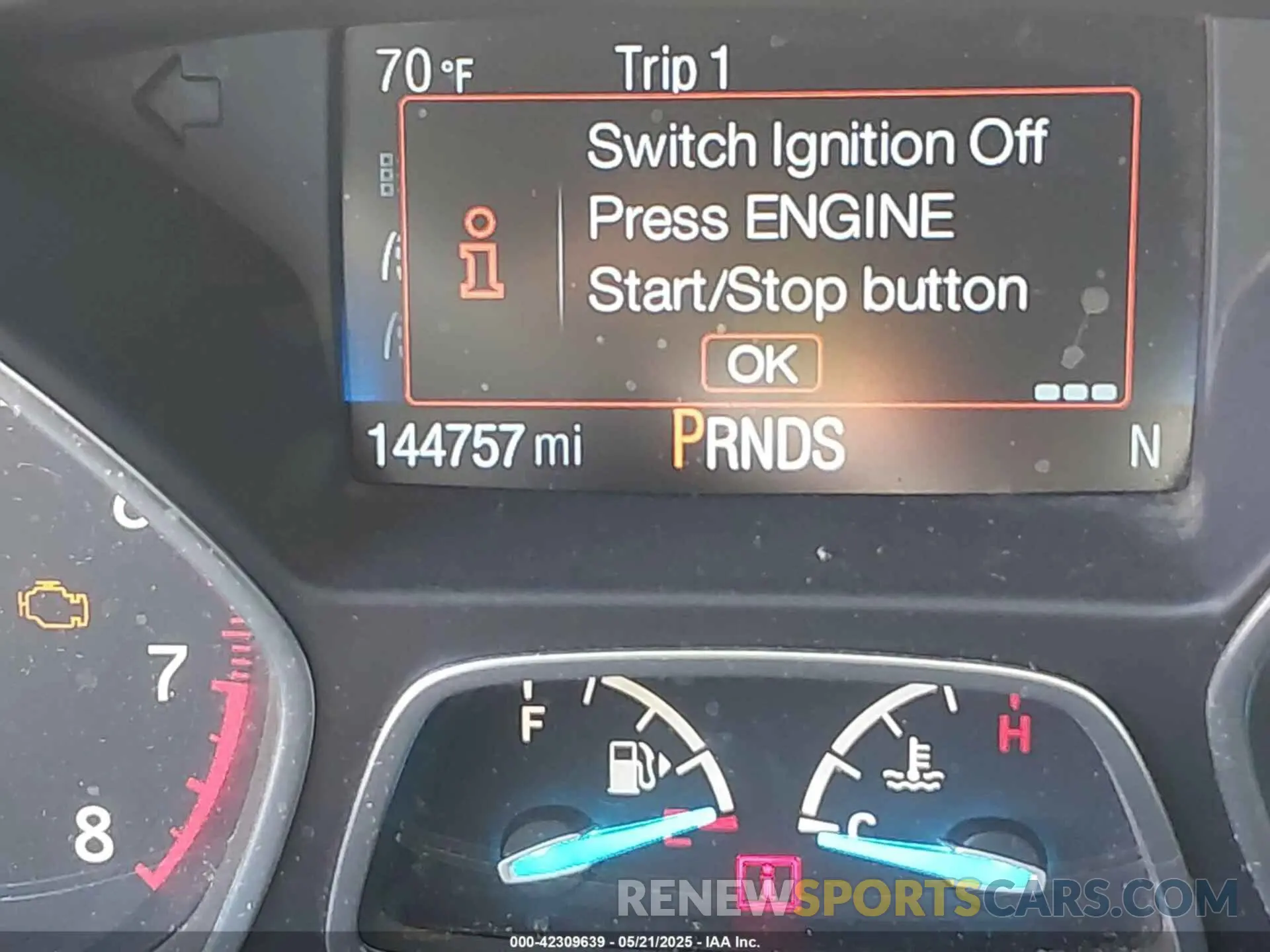 15 Photograph of a damaged car 1FMCU0GD7KUA41209 FORD ESCAPE 2019
