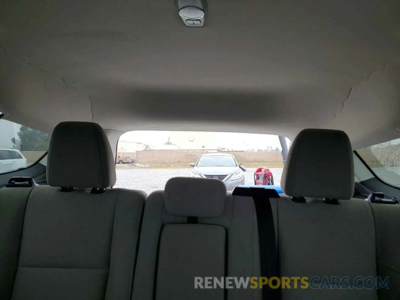 10 Photograph of a damaged car 1FMCU0GD7KUA47950 FORD ESCAPE 2019