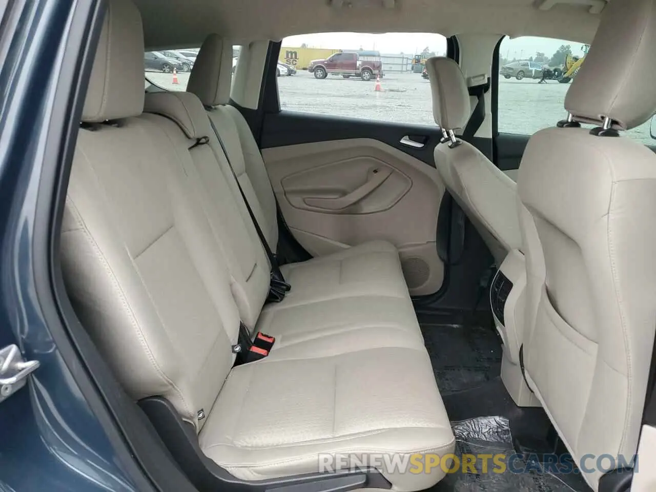 11 Photograph of a damaged car 1FMCU0GD7KUA47950 FORD ESCAPE 2019