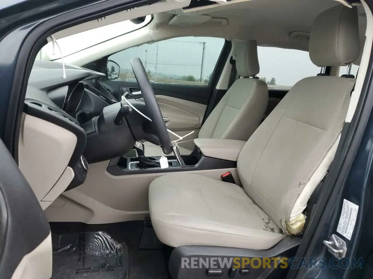 7 Photograph of a damaged car 1FMCU0GD7KUA47950 FORD ESCAPE 2019