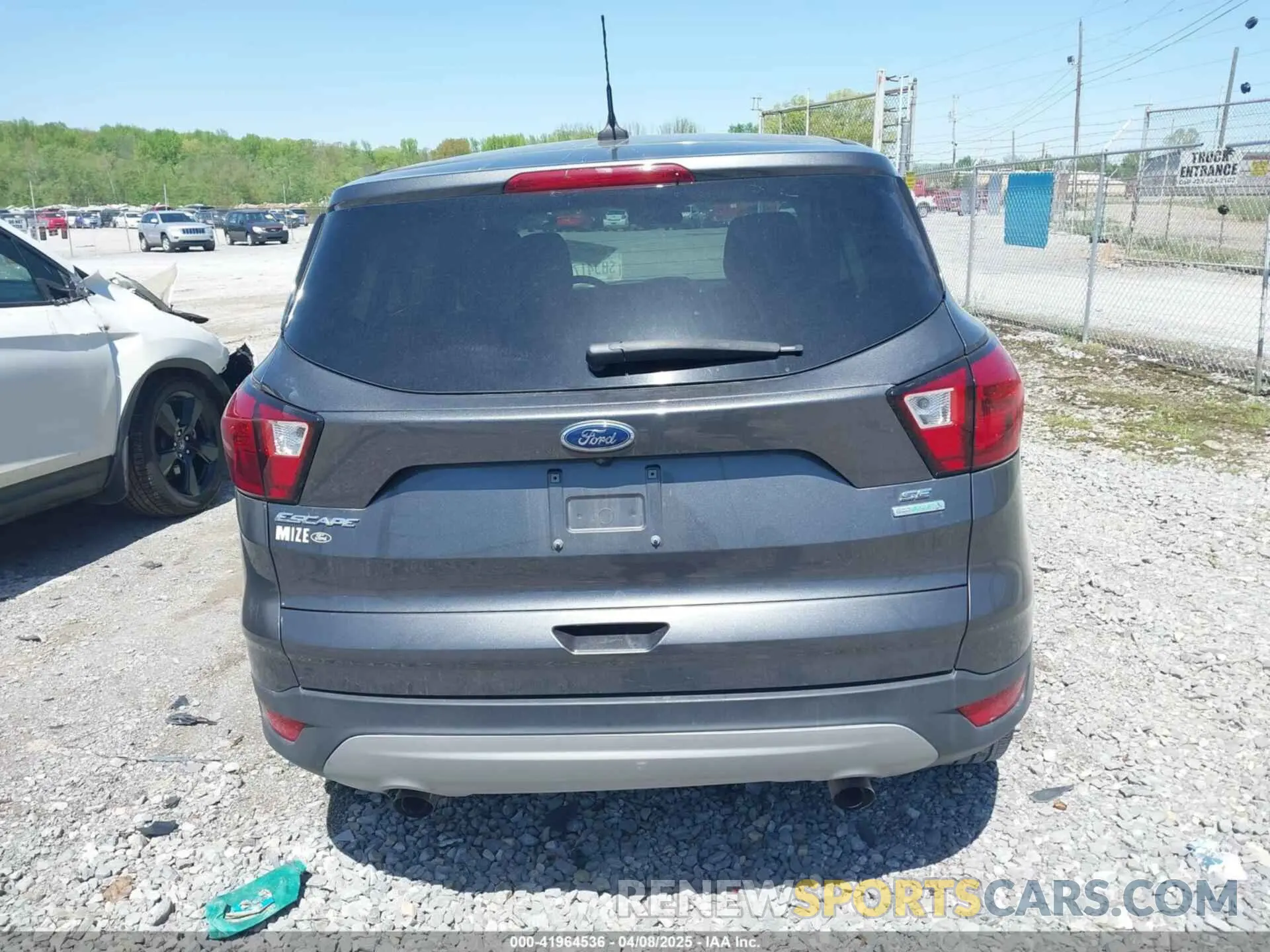 16 Photograph of a damaged car 1FMCU0GD7KUA49858 FORD ESCAPE 2019