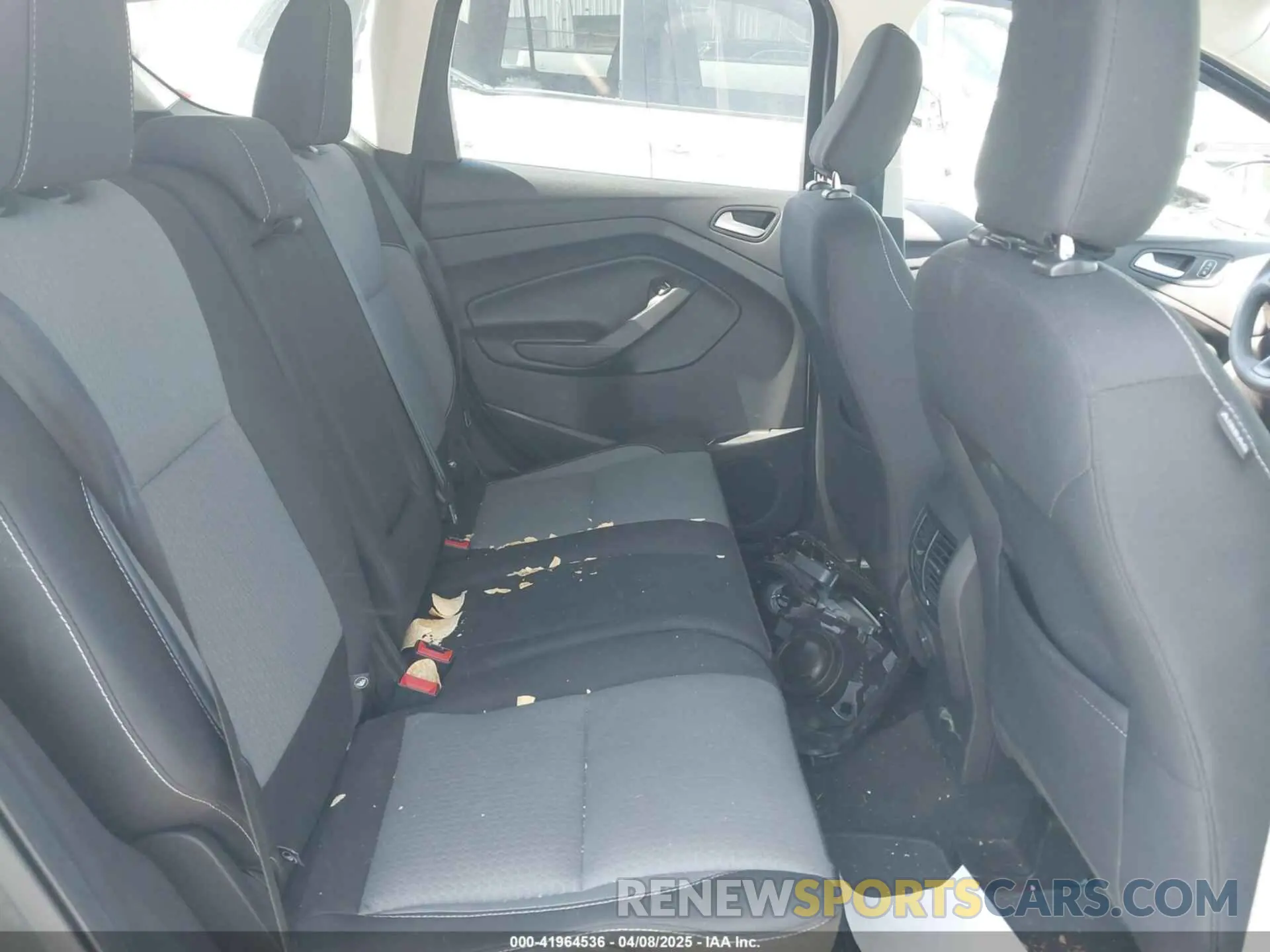 8 Photograph of a damaged car 1FMCU0GD7KUA49858 FORD ESCAPE 2019