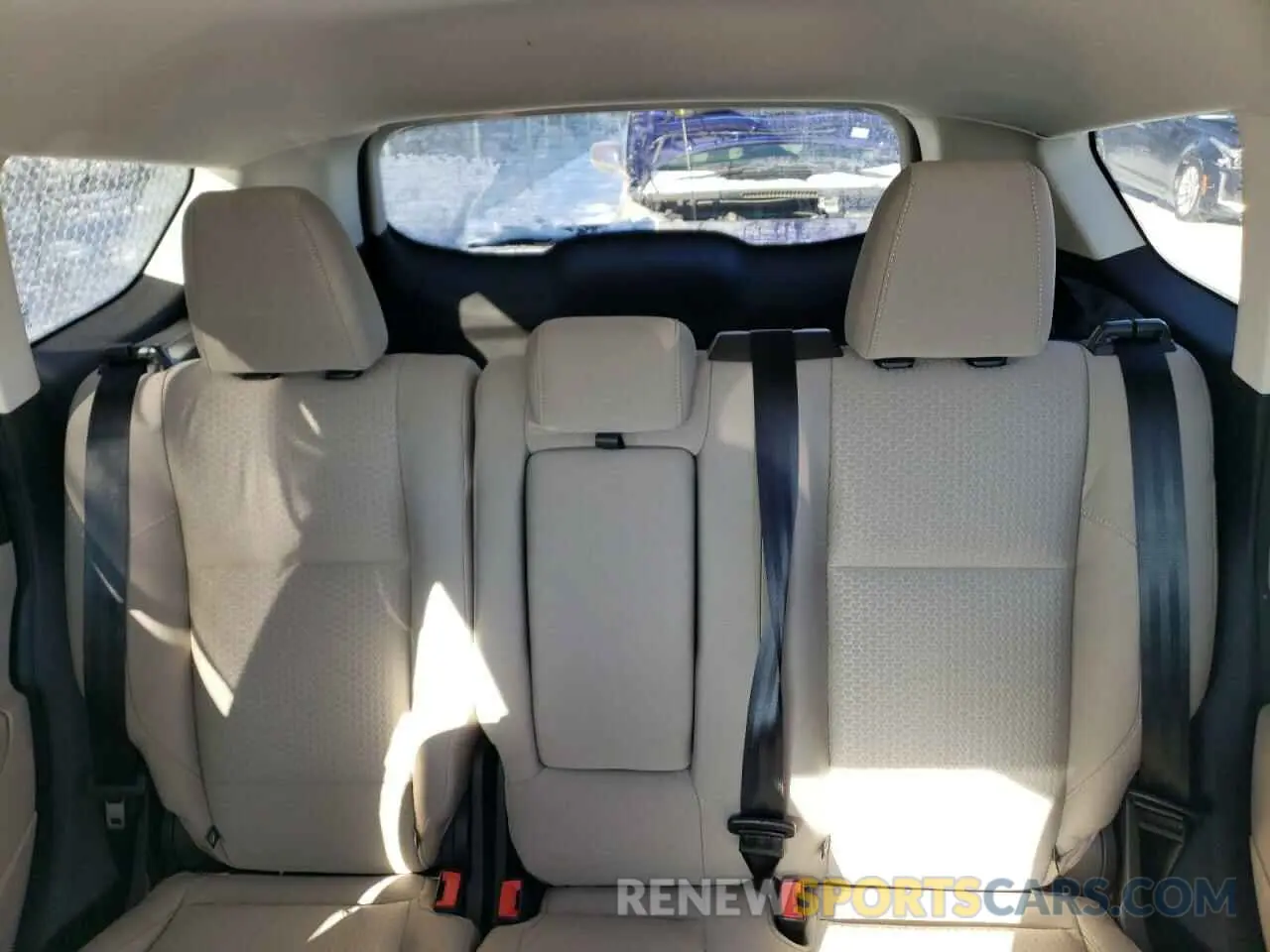 10 Photograph of a damaged car 1FMCU0GD7KUA72525 FORD ESCAPE 2019