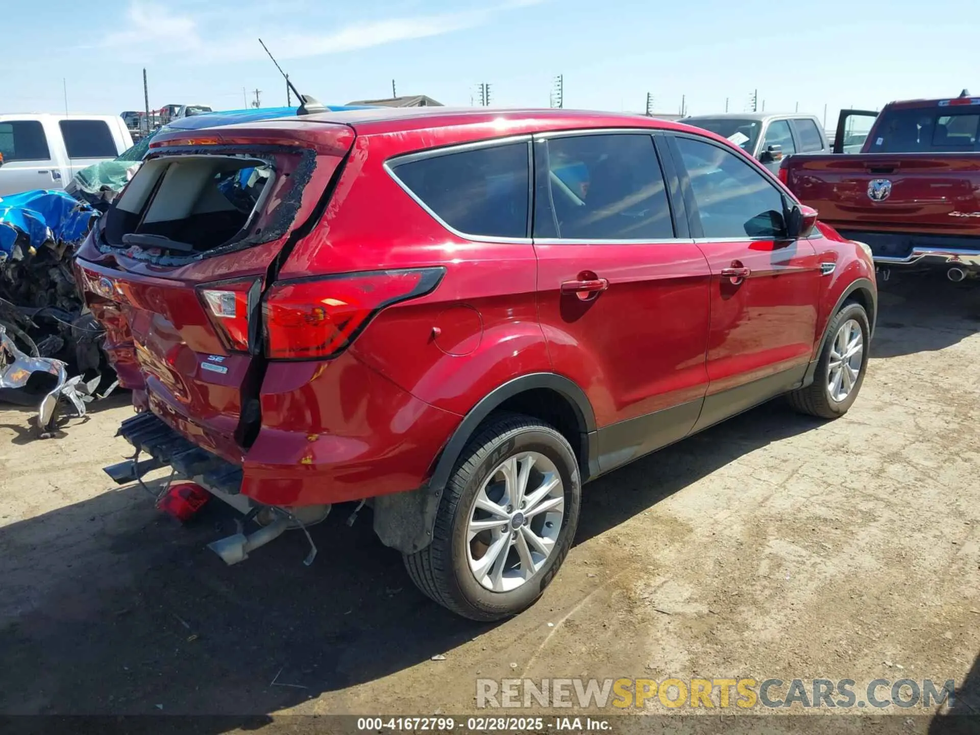 4 Photograph of a damaged car 1FMCU0GD7KUA79071 FORD ESCAPE 2019