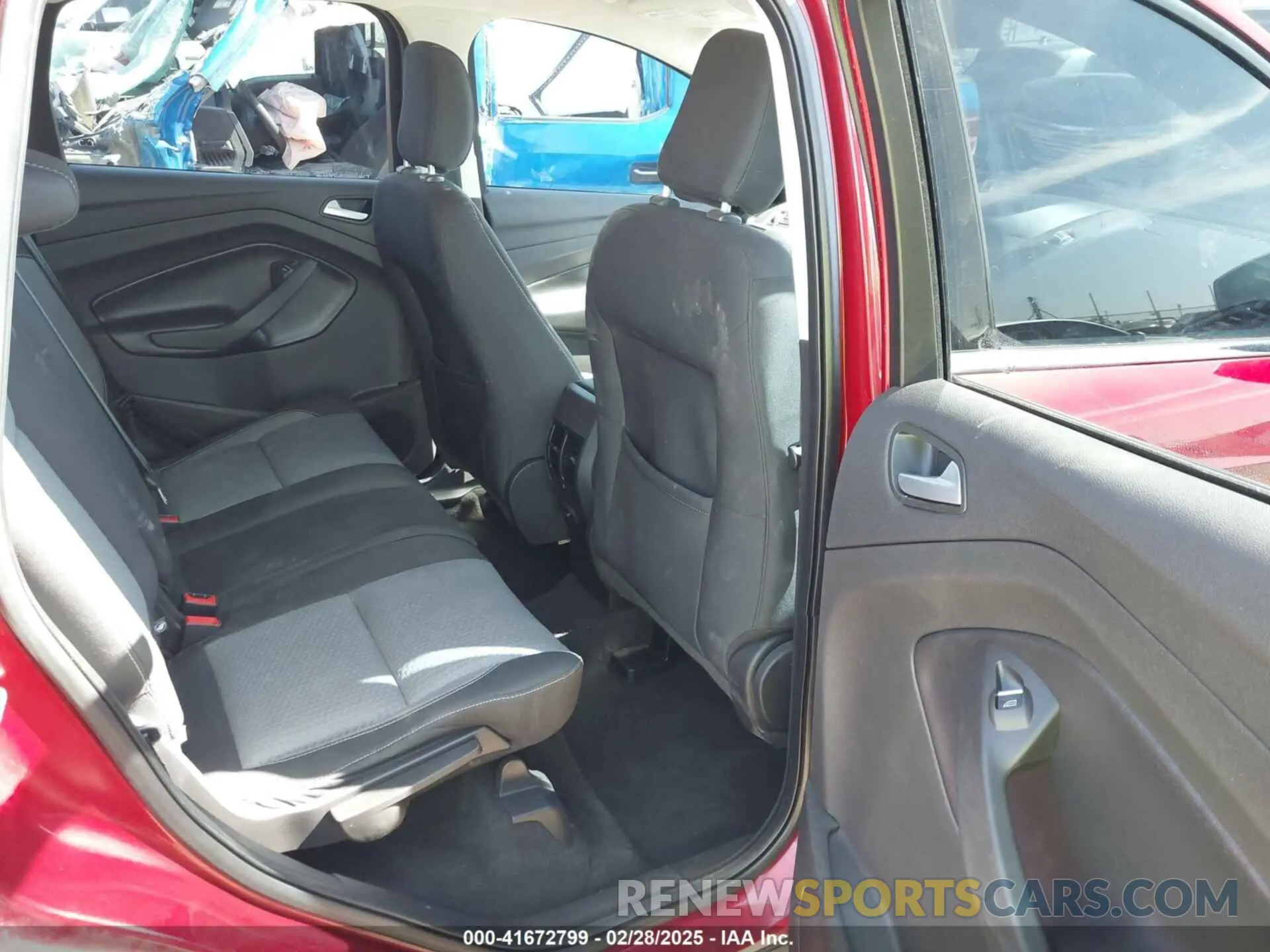 8 Photograph of a damaged car 1FMCU0GD7KUA79071 FORD ESCAPE 2019