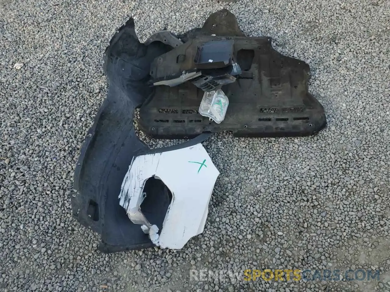 13 Photograph of a damaged car 1FMCU0GD7KUB08472 FORD ESCAPE 2019