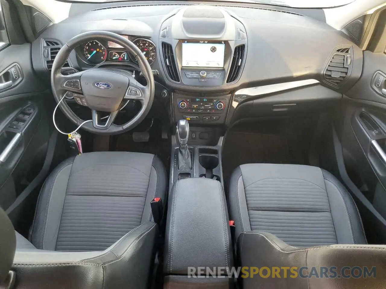 8 Photograph of a damaged car 1FMCU0GD7KUB08472 FORD ESCAPE 2019