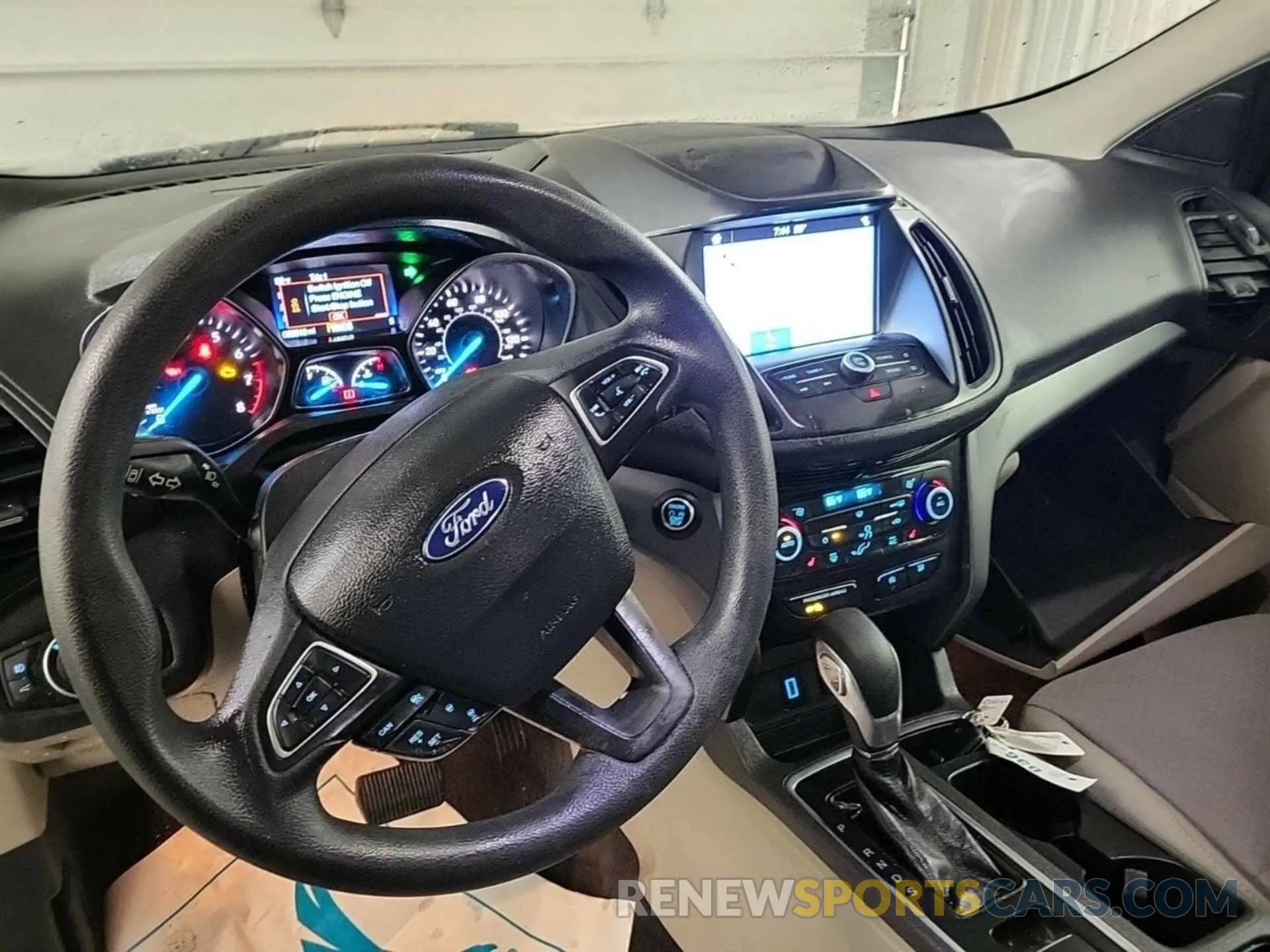 17 Photograph of a damaged car 1FMCU0GD7KUB30875 FORD ESCAPE 2019