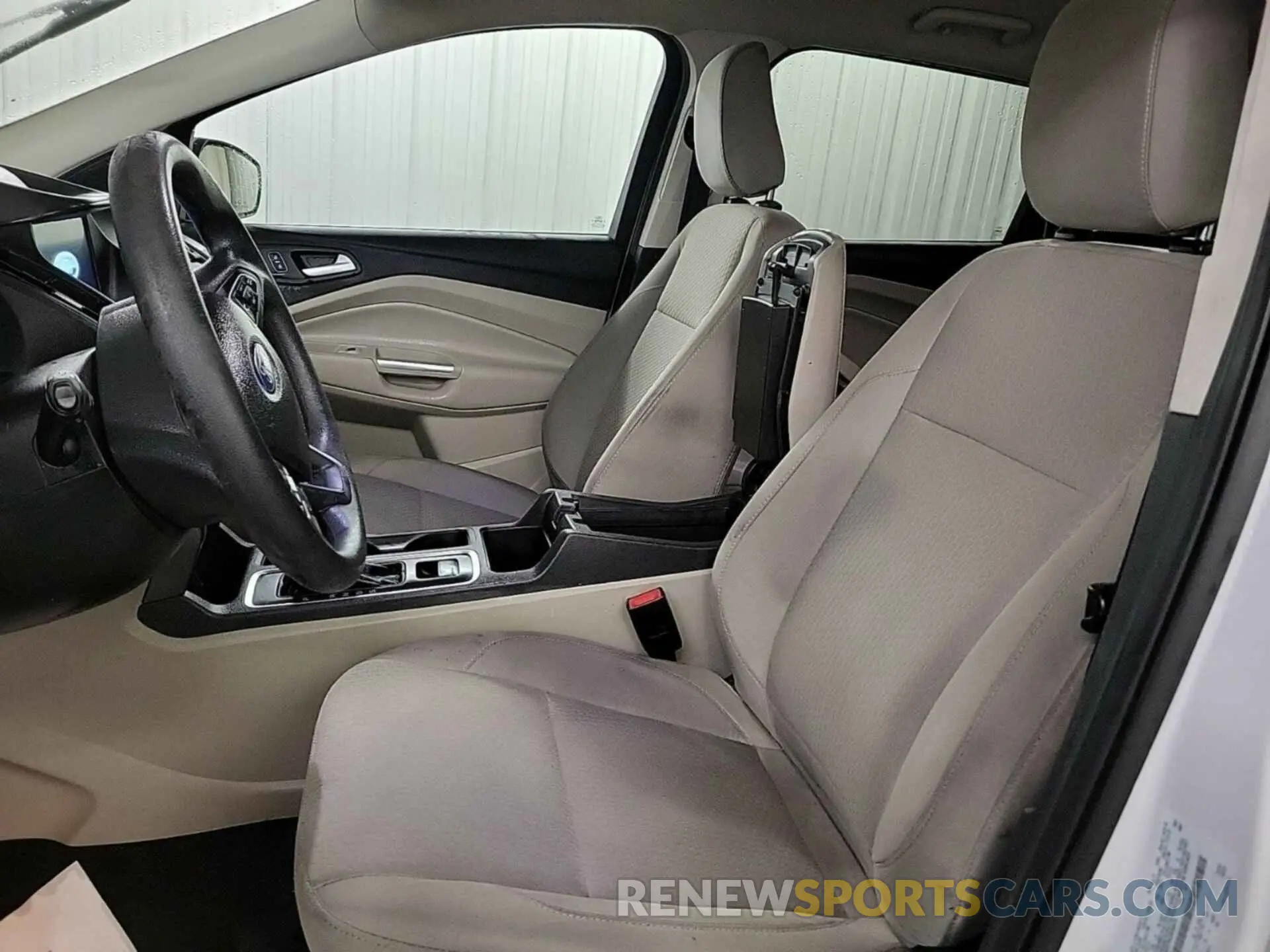 24 Photograph of a damaged car 1FMCU0GD7KUB30875 FORD ESCAPE 2019