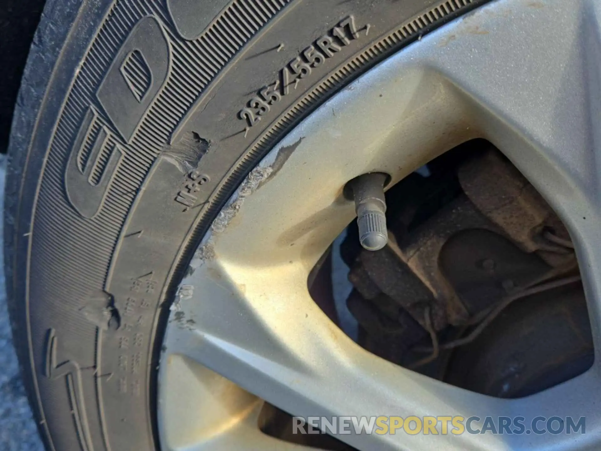 34 Photograph of a damaged car 1FMCU0GD7KUB30875 FORD ESCAPE 2019